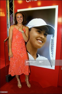 Martina Hingis feet photo thumbnail