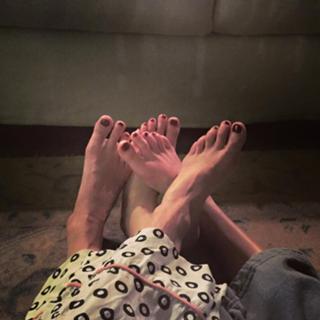 Martina McBride feet photo thumbnail