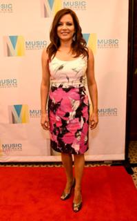 Martina McBride feet photo thumbnail