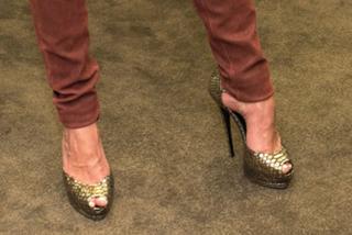 Martina McBride feet photo thumbnail