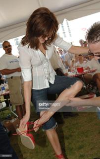 Martina McBride feet photo thumbnail
