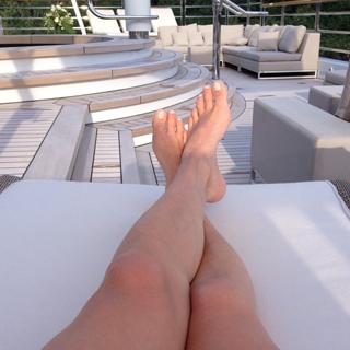 Martina McBride feet photo thumbnail