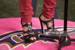 Martina McBride feet photo thumbnail
