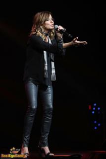Martina McBride feet photo thumbnail