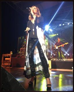 Martina McBride feet photo thumbnail