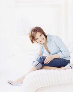 Martina McBride feet photo thumbnail