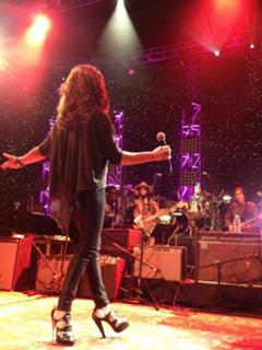 Martina McBride feet photo thumbnail