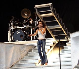 Martina McBride feet photo thumbnail