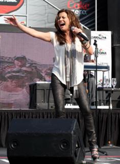Martina McBride feet photo thumbnail