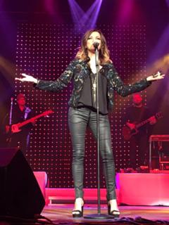 Martina McBride feet photo thumbnail