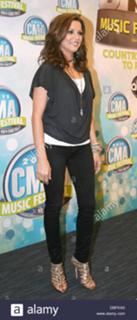 Martina McBride feet photo thumbnail