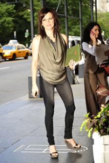 Martina McBride feet photo thumbnail