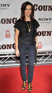 Martina McBride feet photo thumbnail