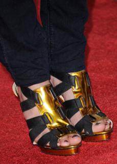 Martina McBride feet photo thumbnail