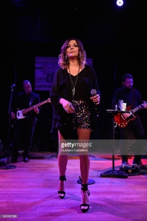 Martina McBride feet photo thumbnail