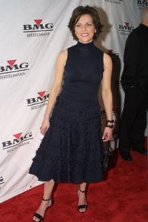 Martina McBride feet photo thumbnail