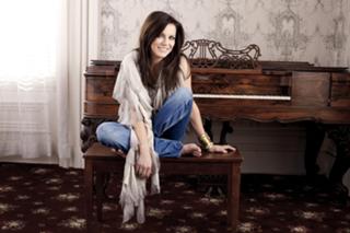 Martina McBride feet photo thumbnail