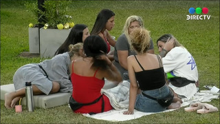 Martina Pereyra feet photo 7