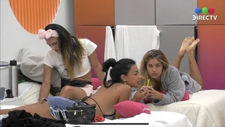 Martina Pereyra feet photo 12