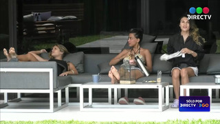 Martina Pereyra feet photo 14