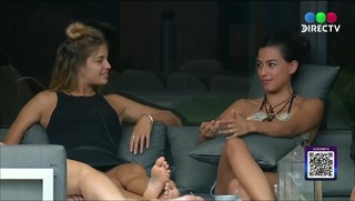 Martina Pereyra feet photo 8