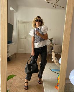 Martina Pinto feet photo 4