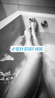 Martina Pinto feet photo 3