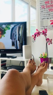 Martina Reuter feet photo thumbnail