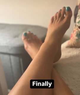 Martina Reuter feet photo thumbnail