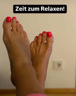 Martina Reuter feet photo thumbnail
