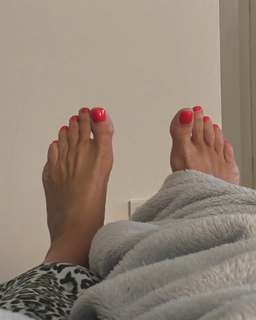 Martina Reuter feet photo thumbnail