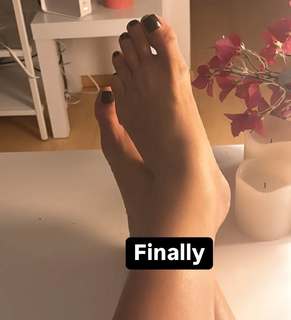 Martina Reuter feet photo thumbnail