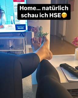 Martina Reuter feet photo thumbnail