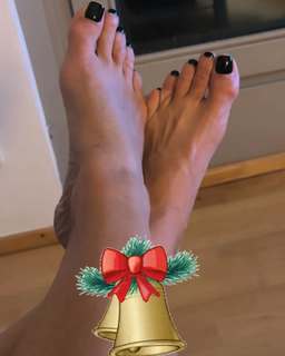 Martina Reuter feet photo thumbnail