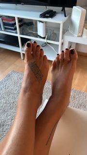 Martina Reuter feet photo thumbnail