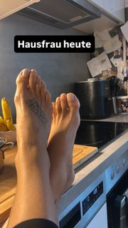 Martina Reuter feet photo thumbnail