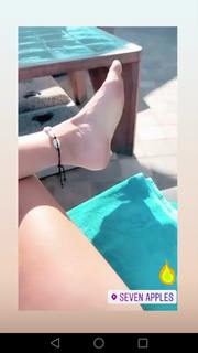 Martina Stella feet photo thumbnail
