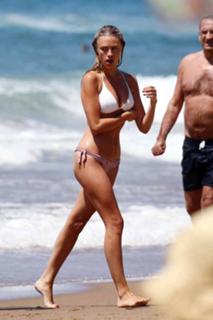 Martina Stella feet photo thumbnail