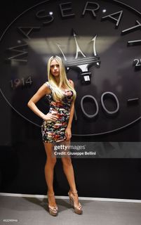 Martina Stella feet photo thumbnail