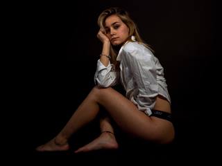Martina Zanfi feet photo 3