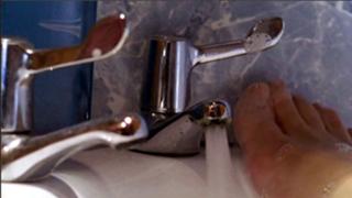 Martine McCutcheon feet photo thumbnail