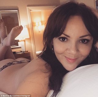 Martine McCutcheon feet photo thumbnail