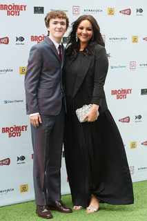 Martine McCutcheon feet photo thumbnail