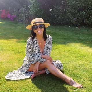 Martine McCutcheon feet photo thumbnail