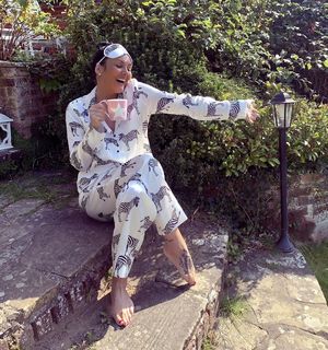 Martine McCutcheon feet photo thumbnail