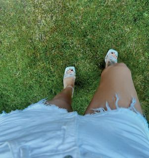 Martine McCutcheon feet photo thumbnail