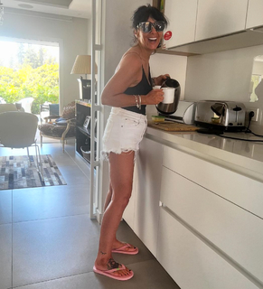 Martine McCutcheon feet photo thumbnail