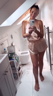 Martine McCutcheon feet photo thumbnail