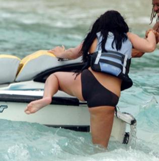 Martine McCutcheon feet photo thumbnail