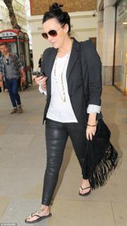 Martine McCutcheon feet photo thumbnail